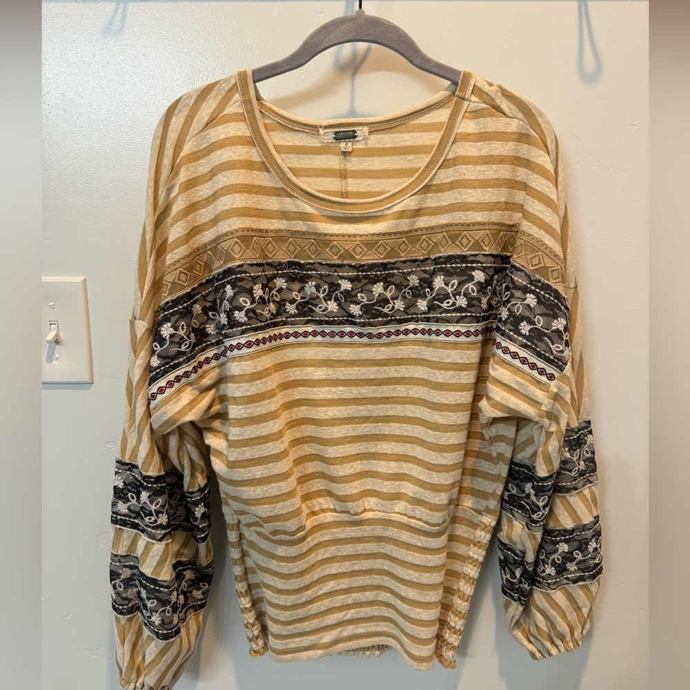 Buckle BKE Women’s Blouse